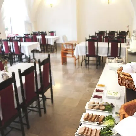 Dom Na Podwalu Bed & Breakfast 4*